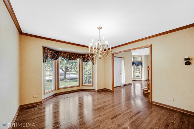 Building Photo - 1341 E Thacker St