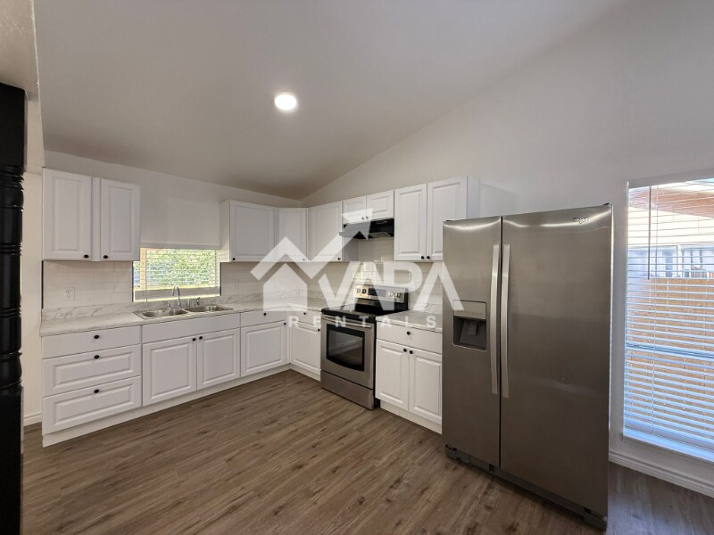 Building Photo - 4558 Los Ranchitos St