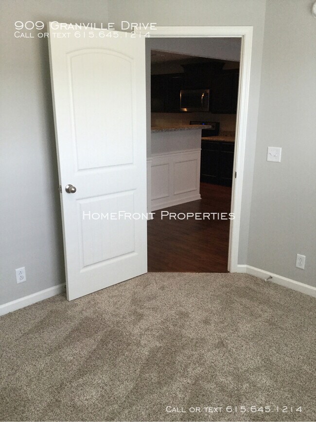 Building Photo - 3 BD, 3 BA Townhome: Triple Blackman Schools