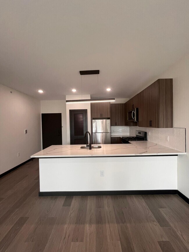 Building Photo - 133 Mallory Ave