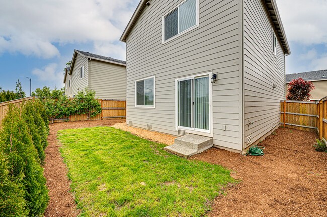 Building Photo - Beautiful Three Bedroom in Taverner Ridge!