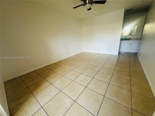 Building Photo - 3815 NW 35th St