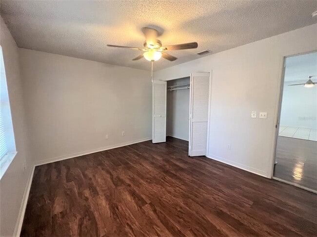 Building Photo - 3153 Bloomingdale Villas Ct