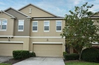 Building Photo - Lovely Town Home Available