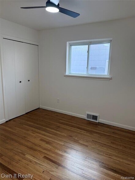 Building Photo - 641 E Brockton Ave