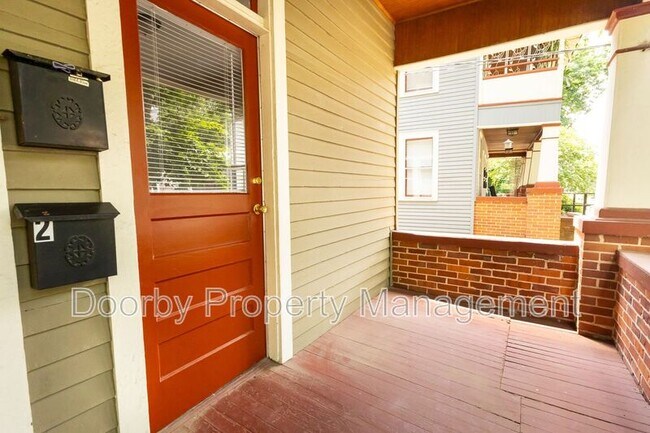 Building Photo - 318 Tremont St