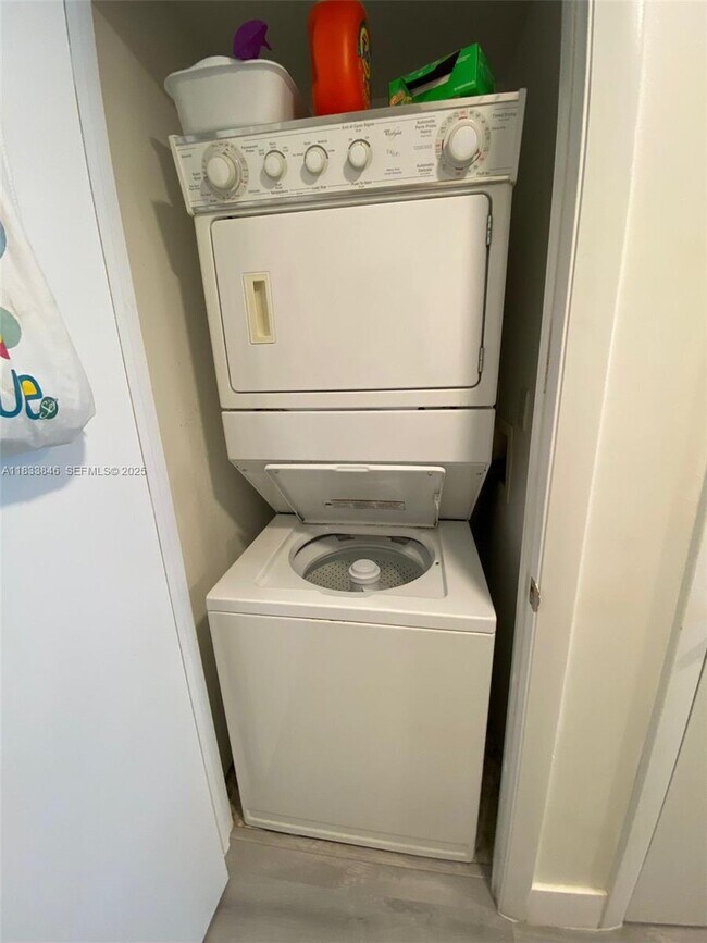 Building Photo - 1850 S Ocean Dr