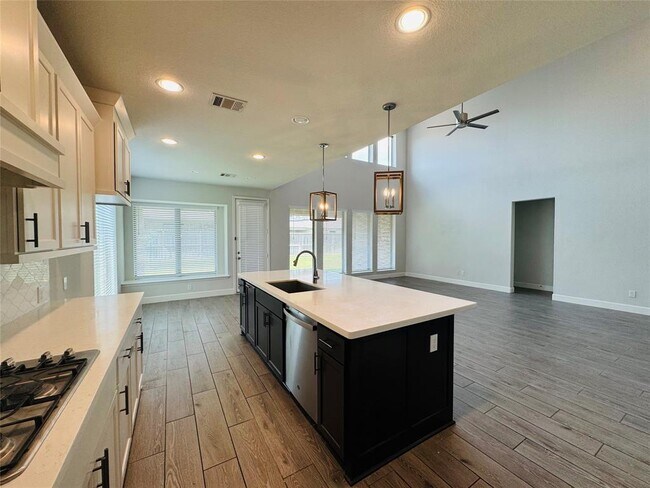 Building Photo - 26510 Star Blossom Ln