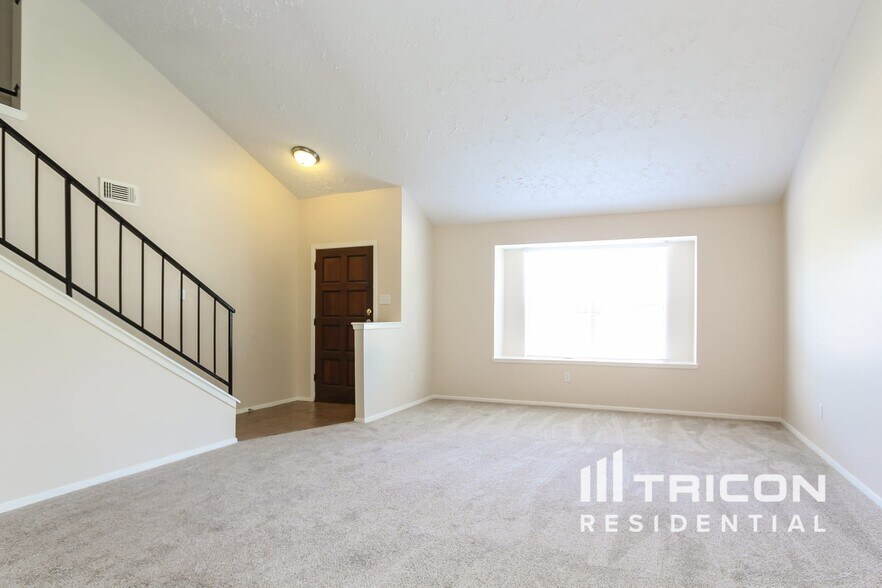 Building Photo - 3738 Xenophon Dr
