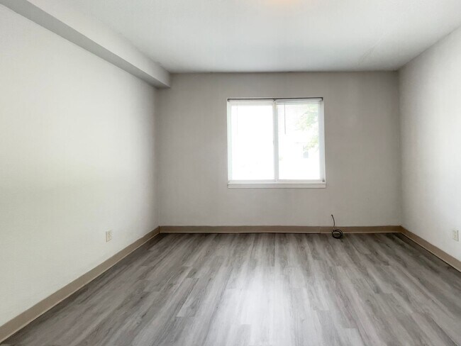 Building Photo - 1619 W Gilbert St