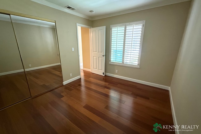Building Photo - Modern Foster City 3 Bedroom Townhome with...