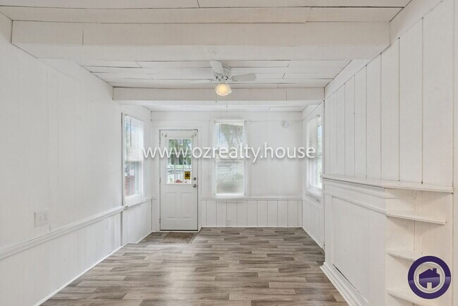 Building Photo - 1453 Prouty Ave