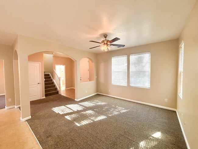 Building Photo - 5537 N Gates Ave