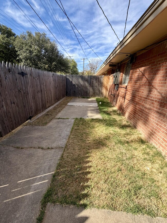 Building Photo - 3813 51st St