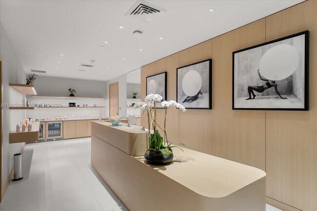 Building Photo - 501 West Ave