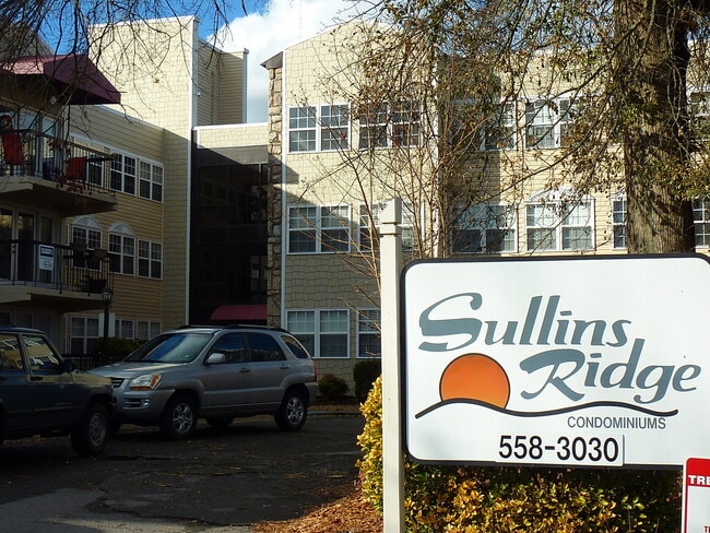 Building Photo - 3BR/2BA Condo Near UT Ag Campus & Vet School