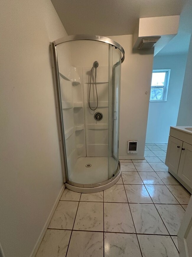 Building Photo - 805 S 5th Ave