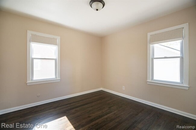 Building Photo - 2989 Cummings Ave