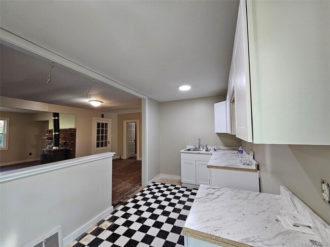 Building Photo - 2826 US-209