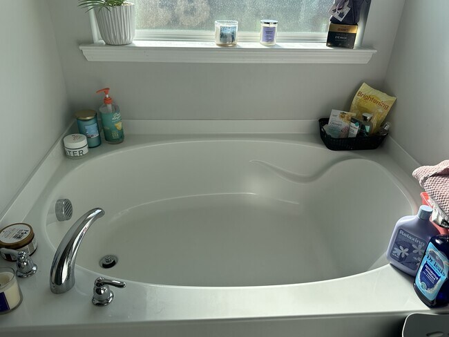 Building Photo - 345 Mcclelland Lp NE