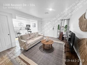Building Photo - 1008 Navaho Dr