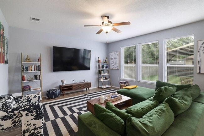 Building Photo - 8716 Panadero Dr