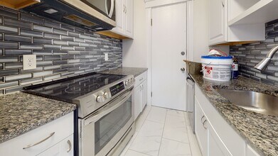 Building Photo - Luxury Gut Reno Complete!  Ready for Move-in NOW!  Elevator in Building!