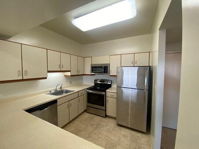 Building Photo - One Bedroom Condo in Pacific Park Plaza