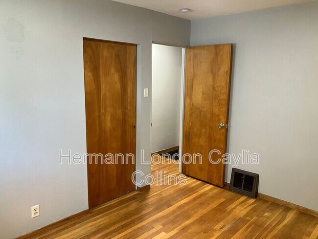 Building Photo - 10531 Spring Garden Dr