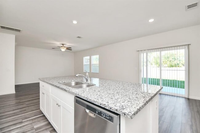 Building Photo - 7814 Hightree Dr