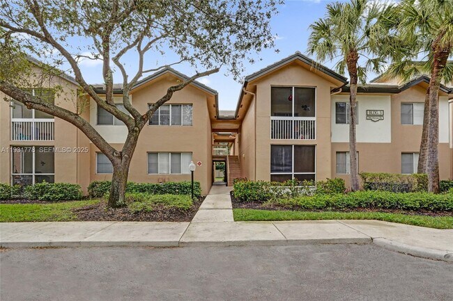 Building Photo - 9901 Westview Dr