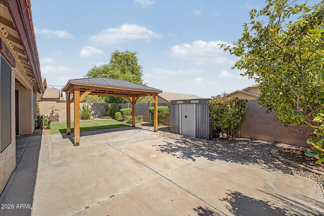 Building Photo - 25537 W Forest Grove Ave