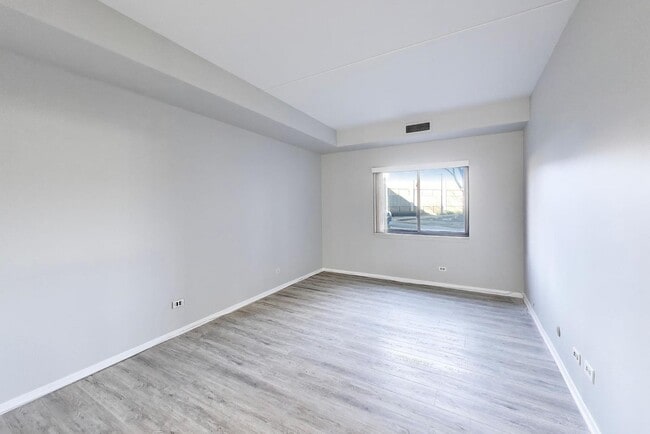 Building Photo - 6340 Americana Dr