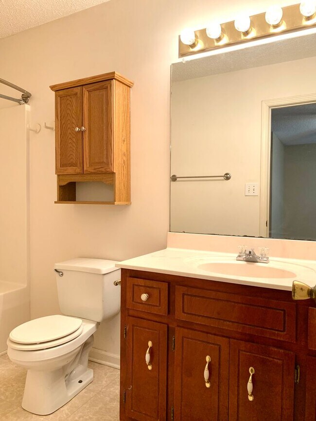 Building Photo - 106 Bowers Ct