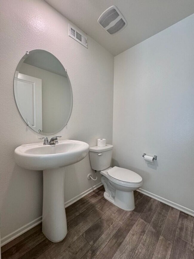 Building Photo - Newly built 4 bedroom Winchester home for ...