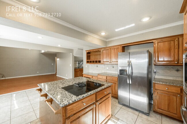 Building Photo - 7746 E 87th St