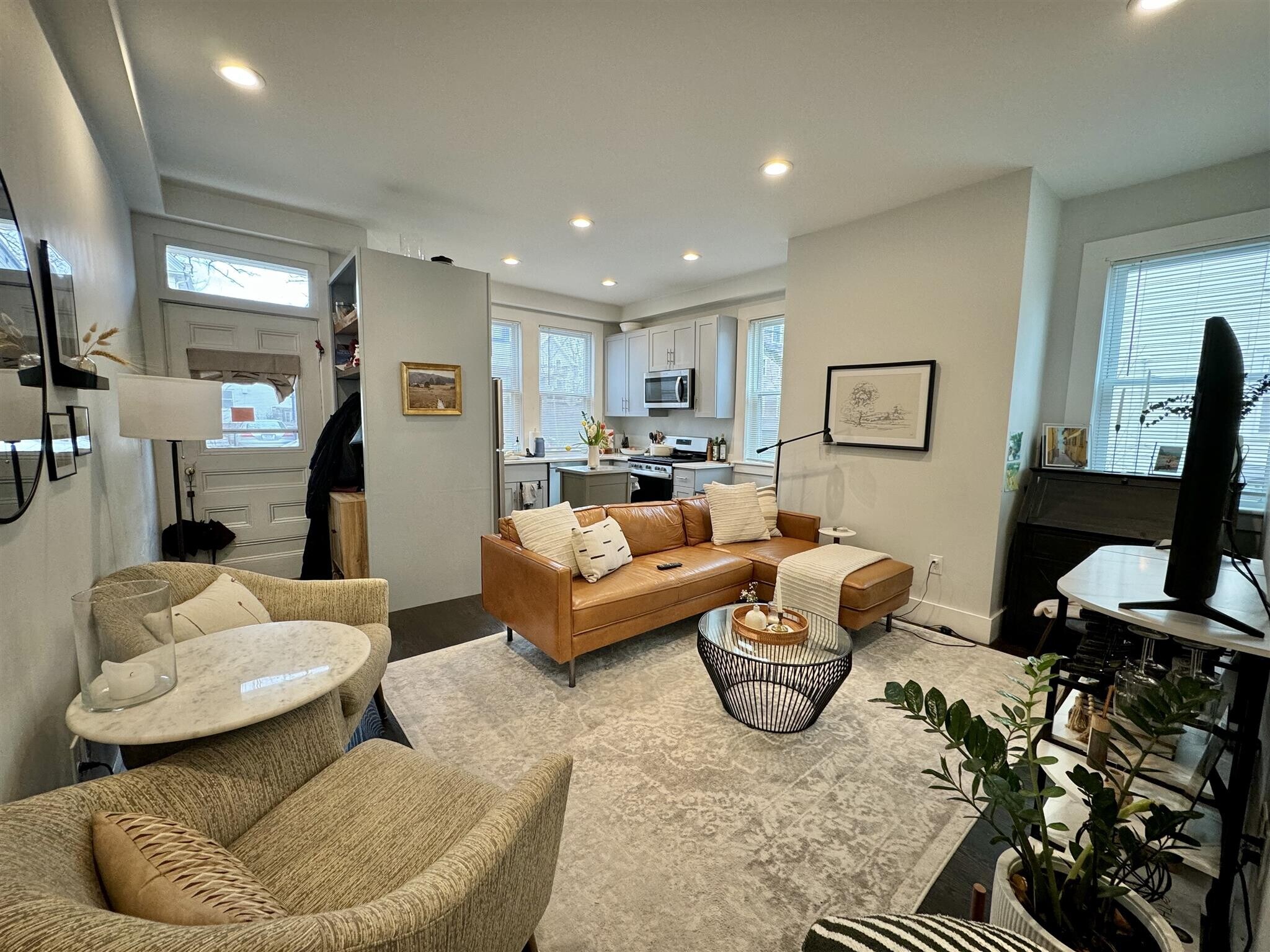 Building Photo - 75 Kinnaird St