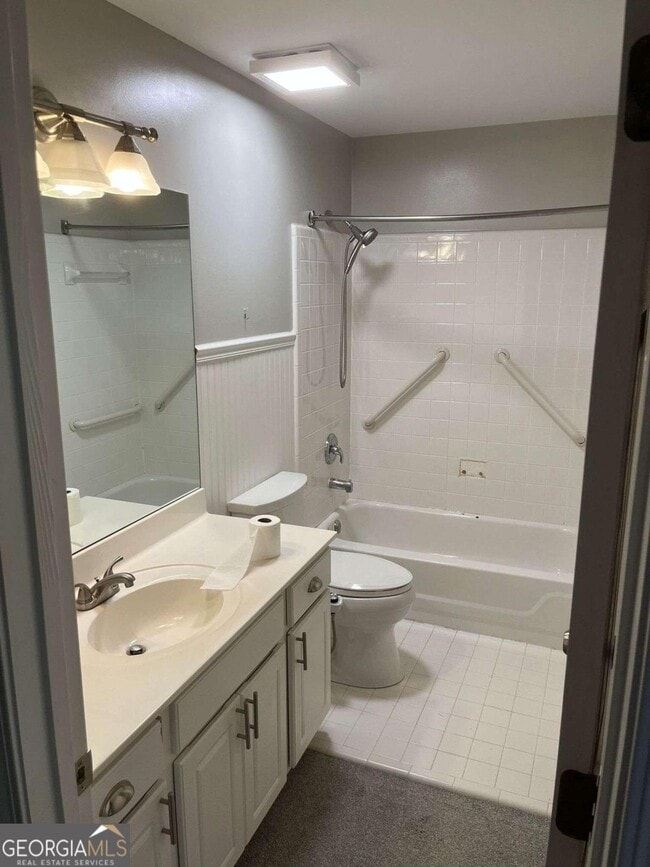 Building Photo - 2400 Rose Walk Dr
