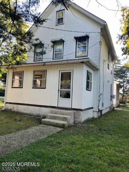 Building Photo - 479 Line Rd