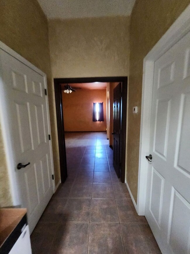 Building Photo - large home in douglas with guest house 1050 Rochine Rd