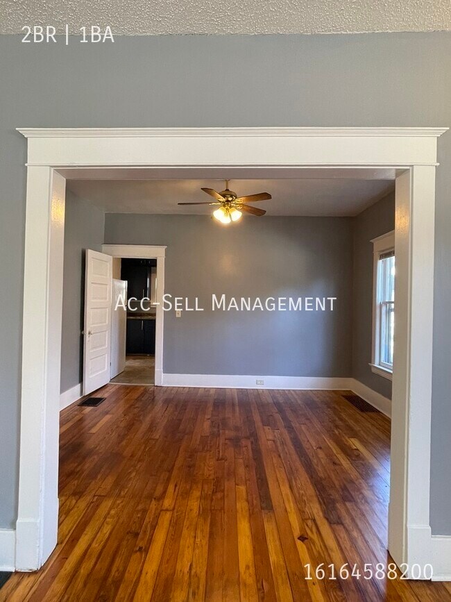 Building Photo - 319 Lane