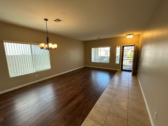 Building Photo - 14527 W Gelding Dr