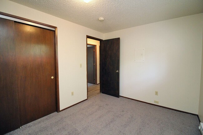 Building Photo - 2639-2639 SE 119th Ave