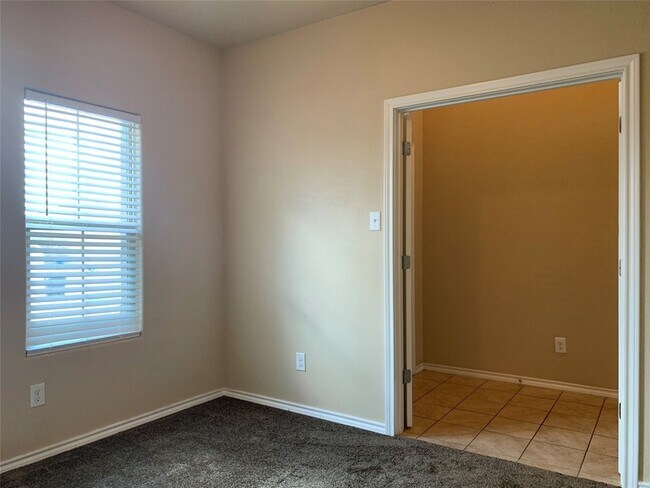 Building Photo - 6353 Eagle Lake Ct