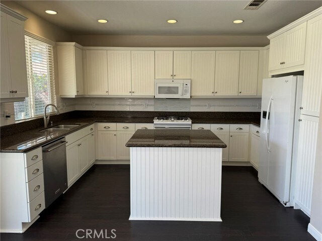 Building Photo - 35771 Bobcat Way