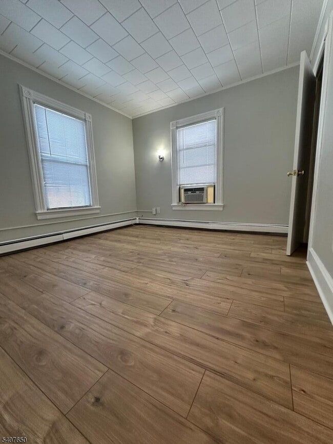 Building Photo - 112 Park St