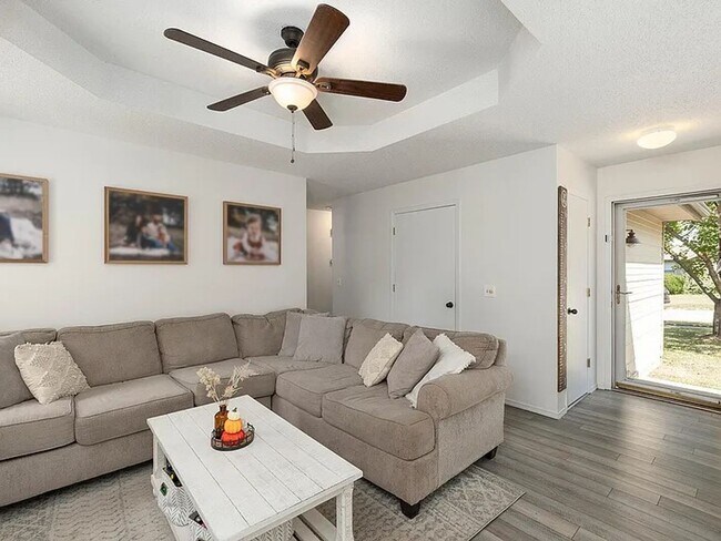 Building Photo - 3 Bed 2 Bath 2 Car Garage Available Now!!!