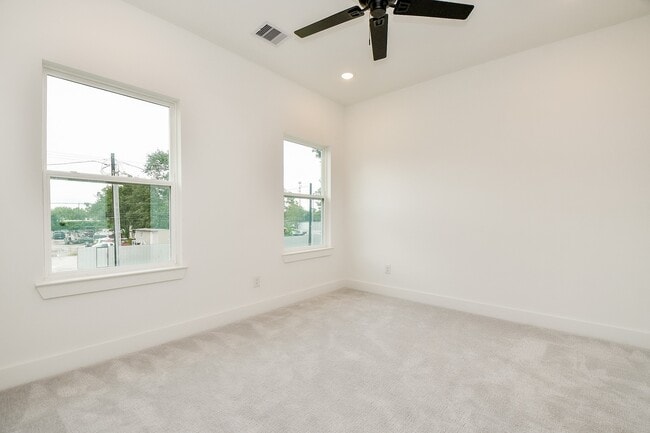 Building Photo - 2706 Bostic St