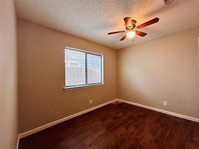Building Photo - 9221 Kempler Dr