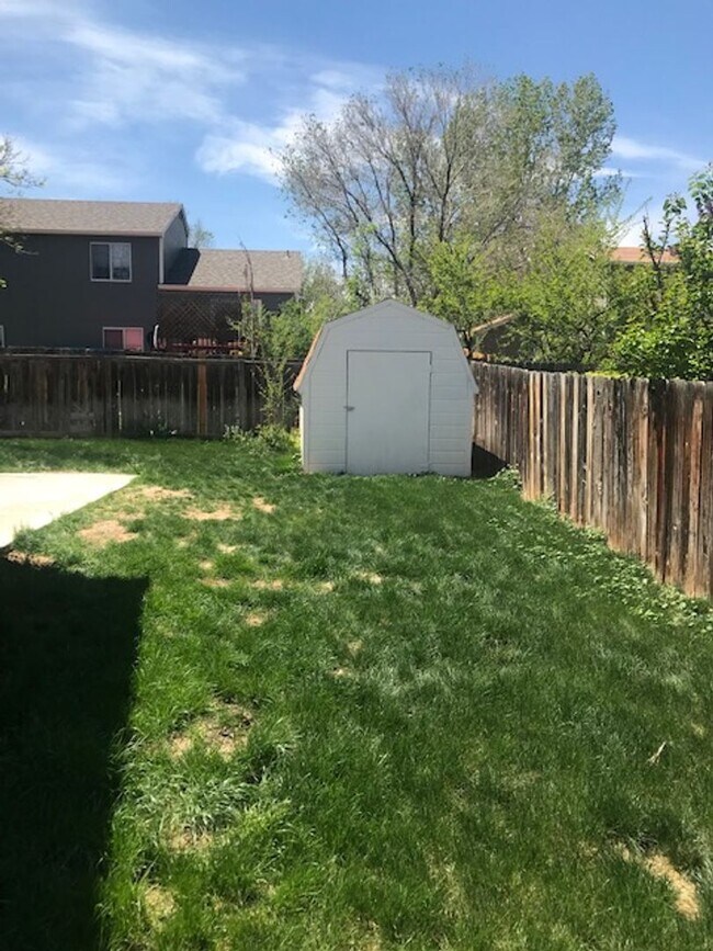 Building Photo - Start a Lease by 4/17 and get $250 off 1st Month!